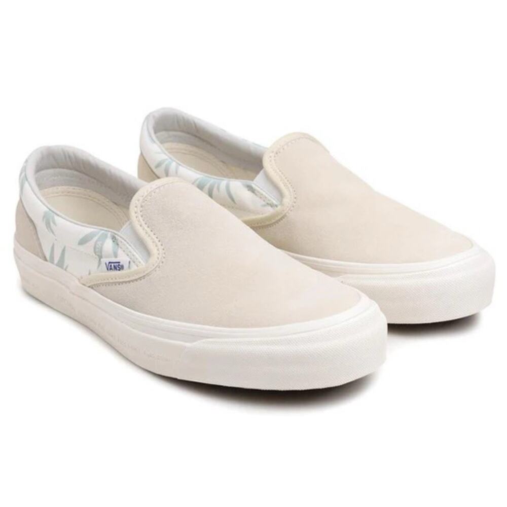 Vans Slip-On Men's Sneakers in Light Cream with Subtle Leaf Lining